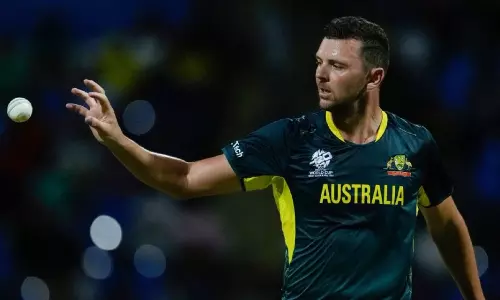 டி20 உலகக் கோப்பை: தொடக்க போட்டிகளை தவறவிடும் ஆஸ்திரேலிய வீரர் ஹேசில்வுட்