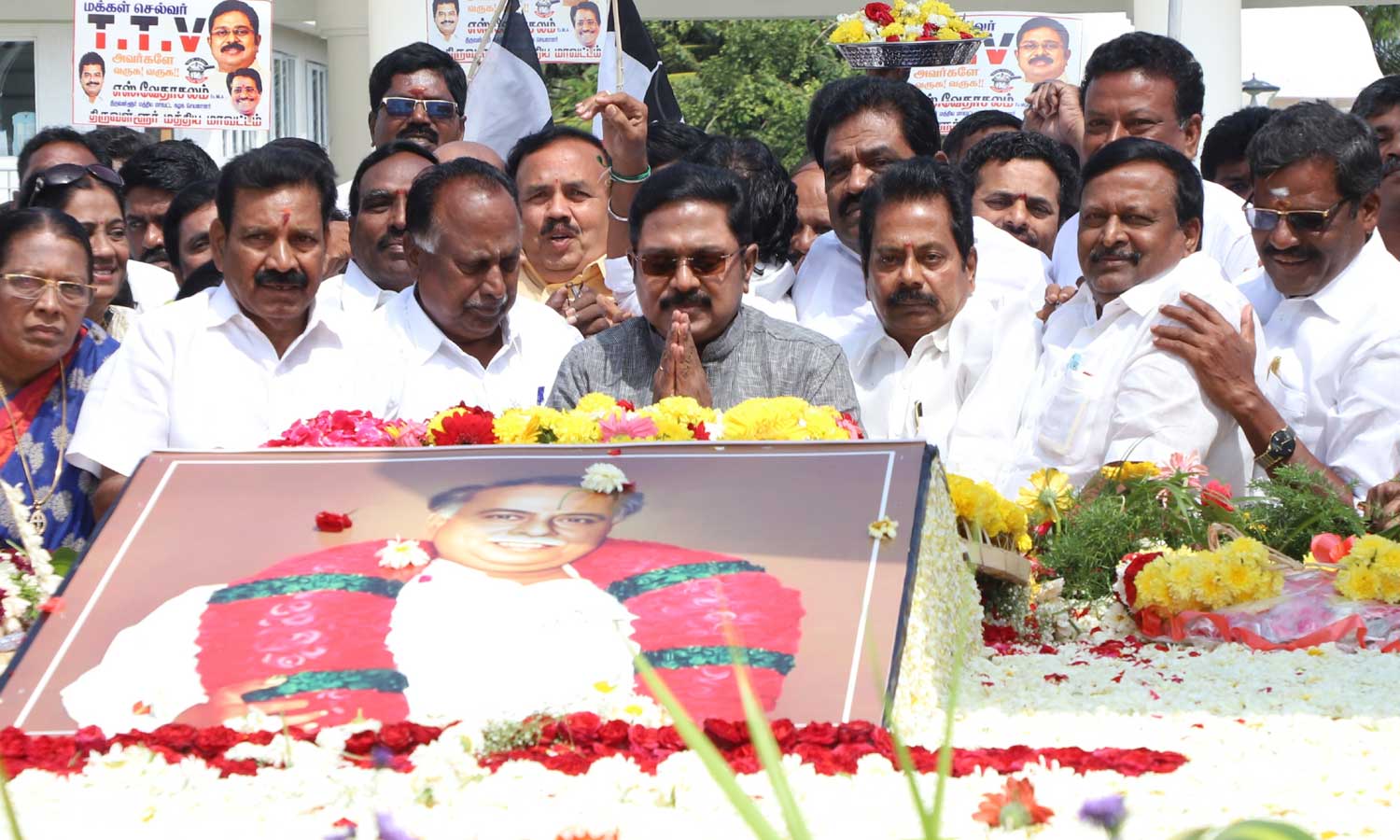 தி.மு.க.வை வீழ்த்தும் வேலையை விஜய் செய்ய வேண்டும்- டி.டி.வி.தினகரன்