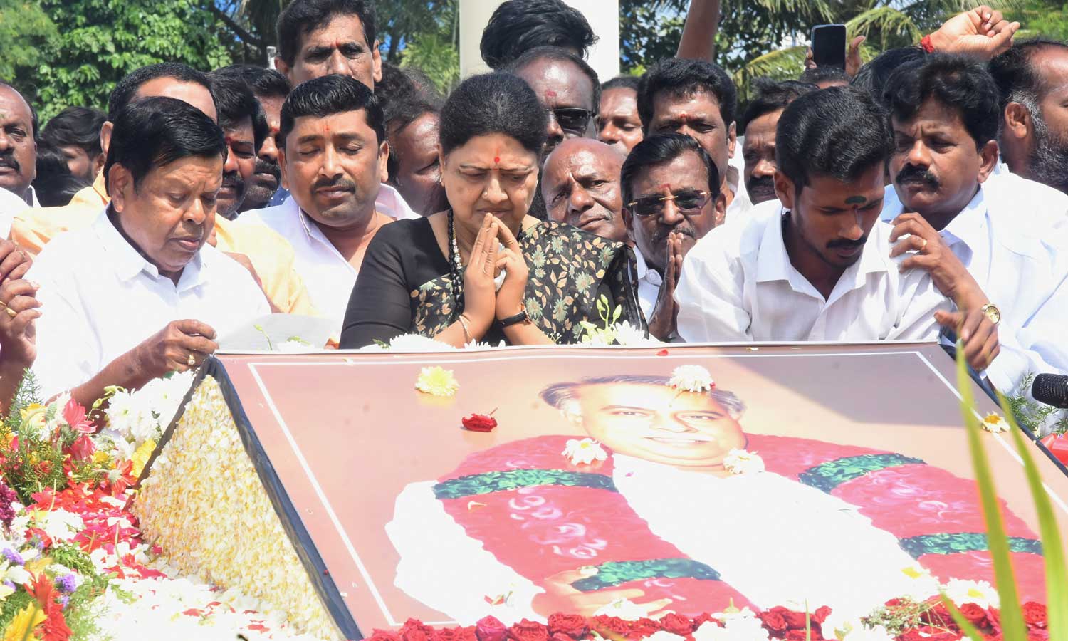 எனது தலைமையில்  ஆட்சி அமையும்: தனிக்கட்சி தொடங்க திட்டமா?- சசிகலா பரபரப்பு பேட்டி