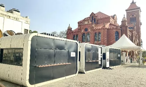 விக்டோரியா மகாலை காண வரும் பொதுமக்களுக்கு நவீன அறைகள்- காத்திருந்து பார்க்க சிறப்பு ஏற்பாடு