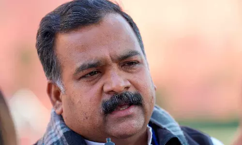 மக்களவையில் கடும் அமளி: மாணிக்கம் தாகூர் உள்பட 9 எம்.பி.க்கள் சஸ்பெண்ட்