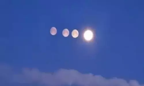 வானில் அதிசயம்: ஒரே நேரத்தில் தோன்றிய 4 நிலவுகள்