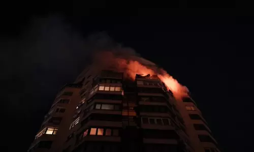 அமைதி பேச்சுவார்த்தை தொடங்கவுள்ள நிலையில் உக்ரைன் மீது ஏவுகணை தாக்குதலை தீவிரப்படுத்திய ரஷ்யா