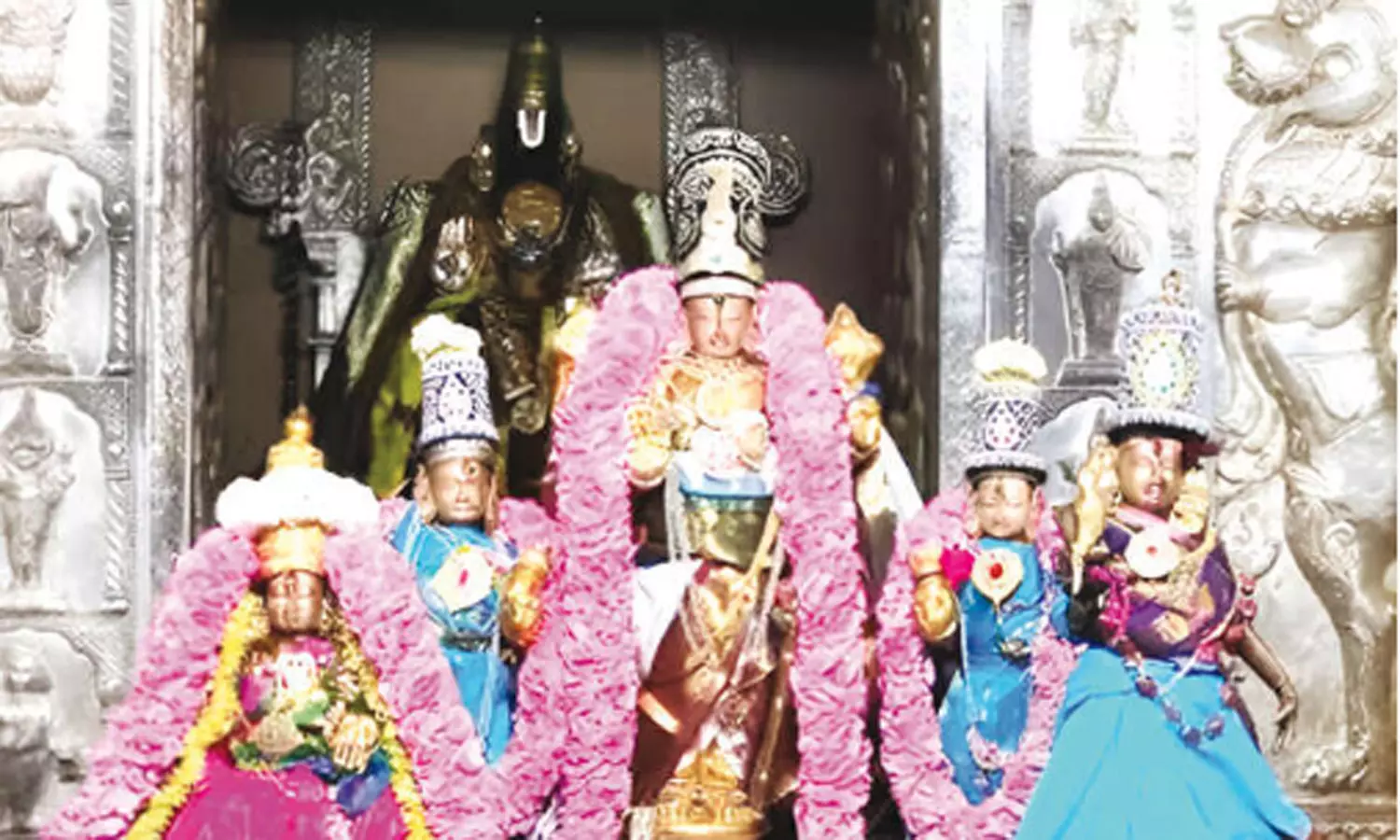 ஜோதி வடிவில் காட்சி தந்த பெருமாள்