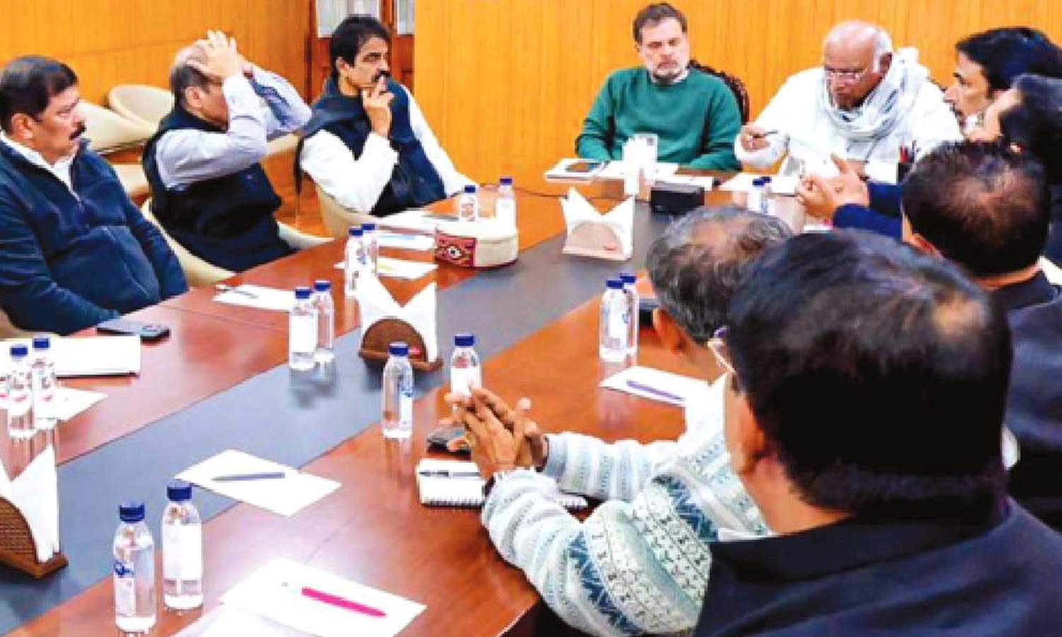 மேற்குவங்க சட்டசபை தேர்தலில்  காங்கிரஸ் தனித்து போட்டி