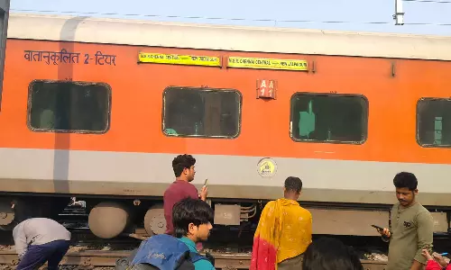 ஒடிசா அருகே ரெயில் தடம்புரண்ட சென்னை ரெயில்: பயணிகள் அதிர்ச்சி