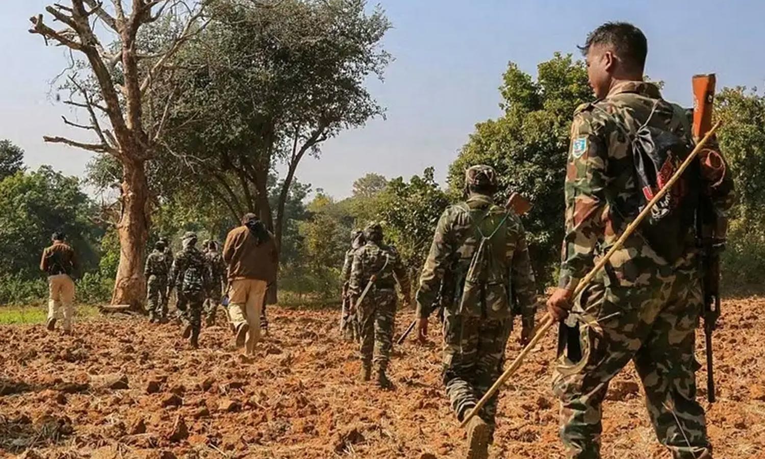 மகாராஷ்டிராவில் 3 நக்சலைட்டுகள் சுட்டுக்கொலை