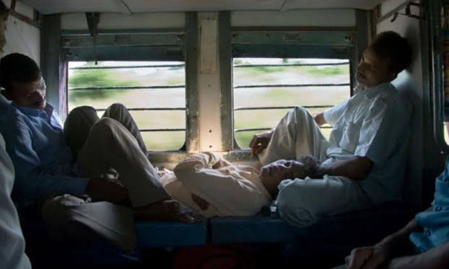 RAC பயணிகளுக்கு இனி பாதி கட்டணம் தான்?.. ரெயில்வேக்கு பாராளுமன்ற குழு பரிந்துரை