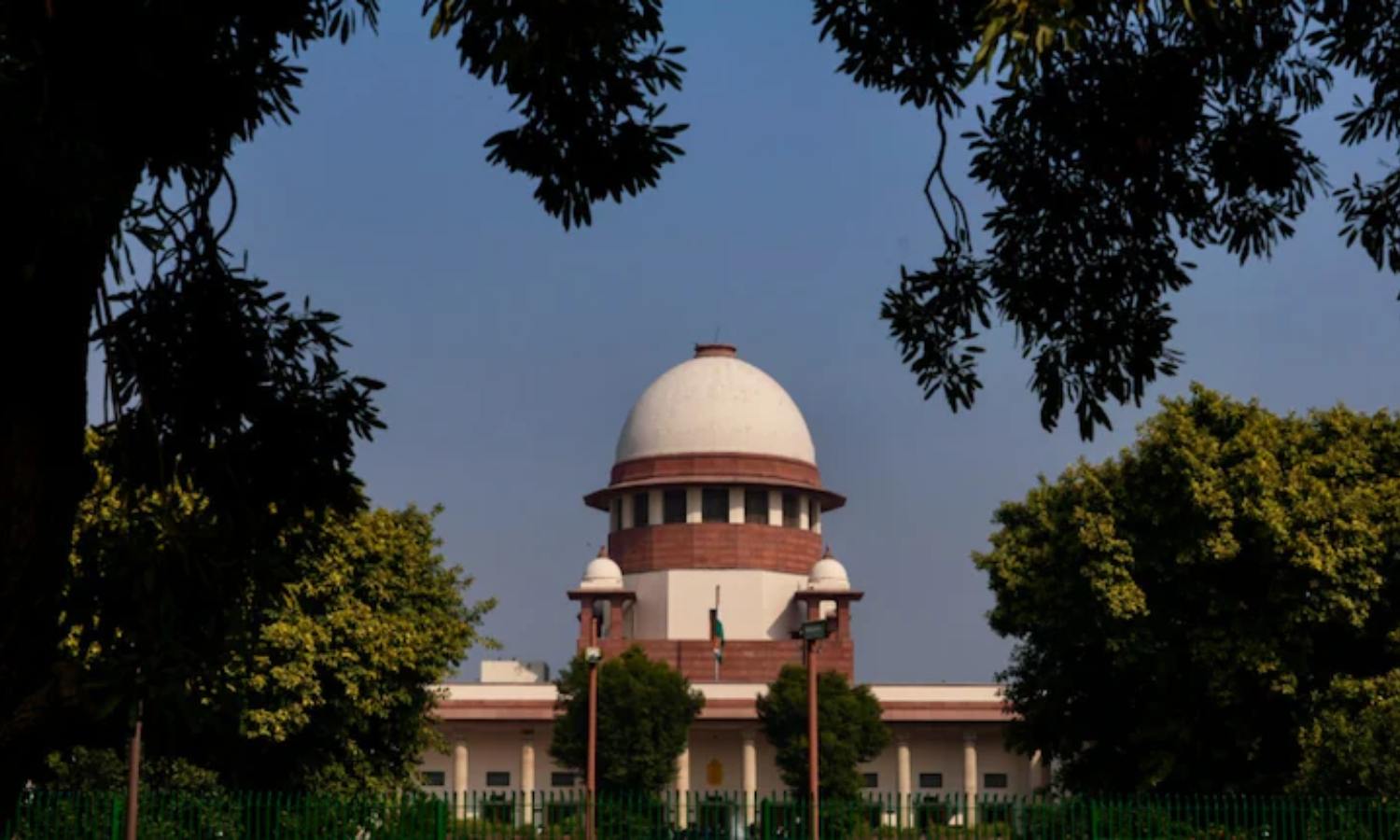 இளம்பெண்ணின் 7 மாத கருவை கலைக்க உச்ச நீதிமன்றம் அனுமதி!