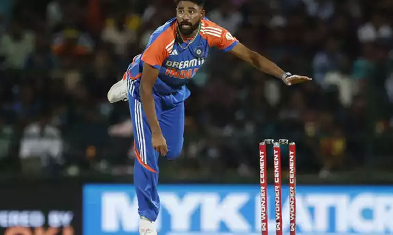 டி20 உலகக் கோப்பை: இந்திய அணியில் இடம்பிடித்த சிராஜ்