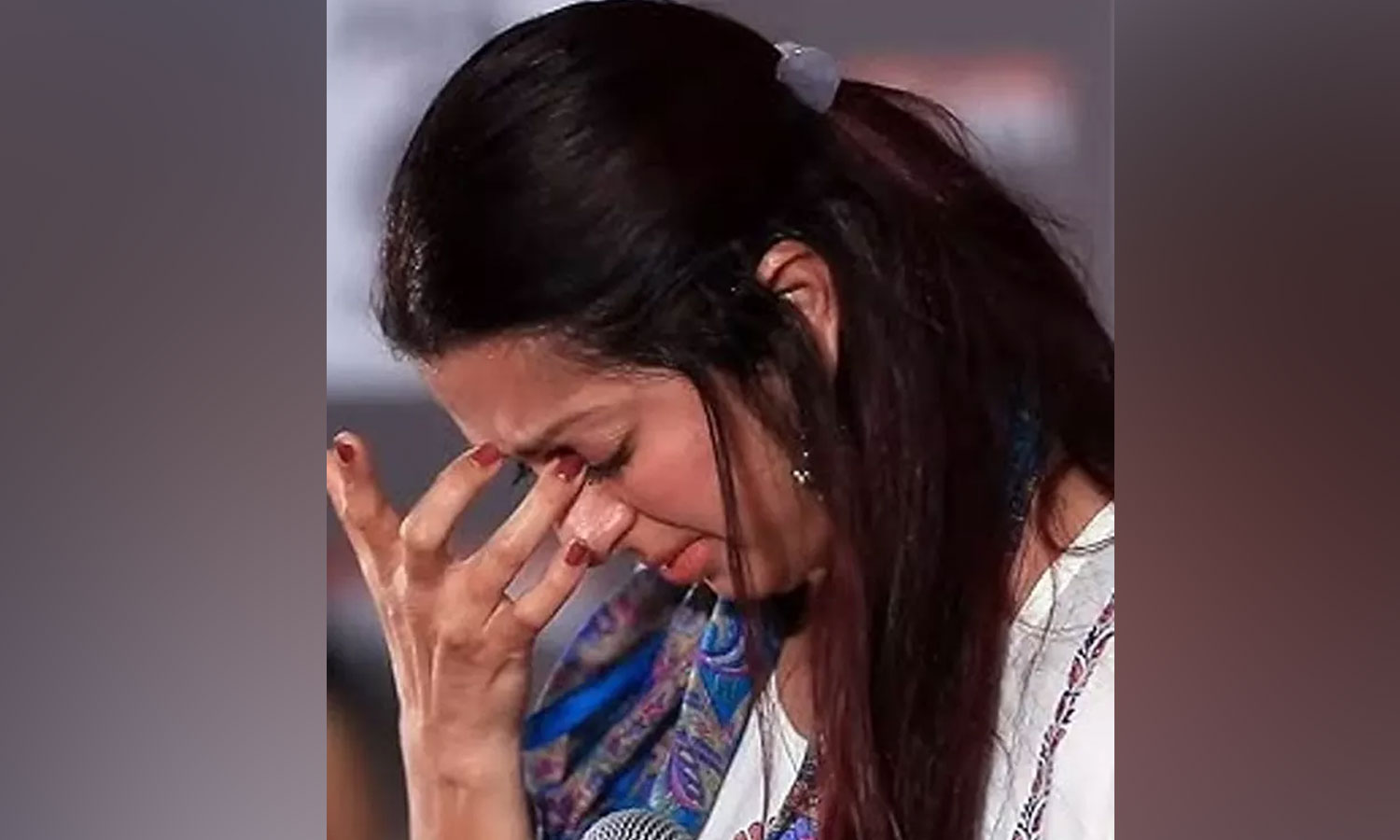 என்னால் நிம்மதியாக தூங்கமுடியவில்லை- பட விழாவில் கண்ணீர் விட்டு அழுத விஜய் பட நடிகை