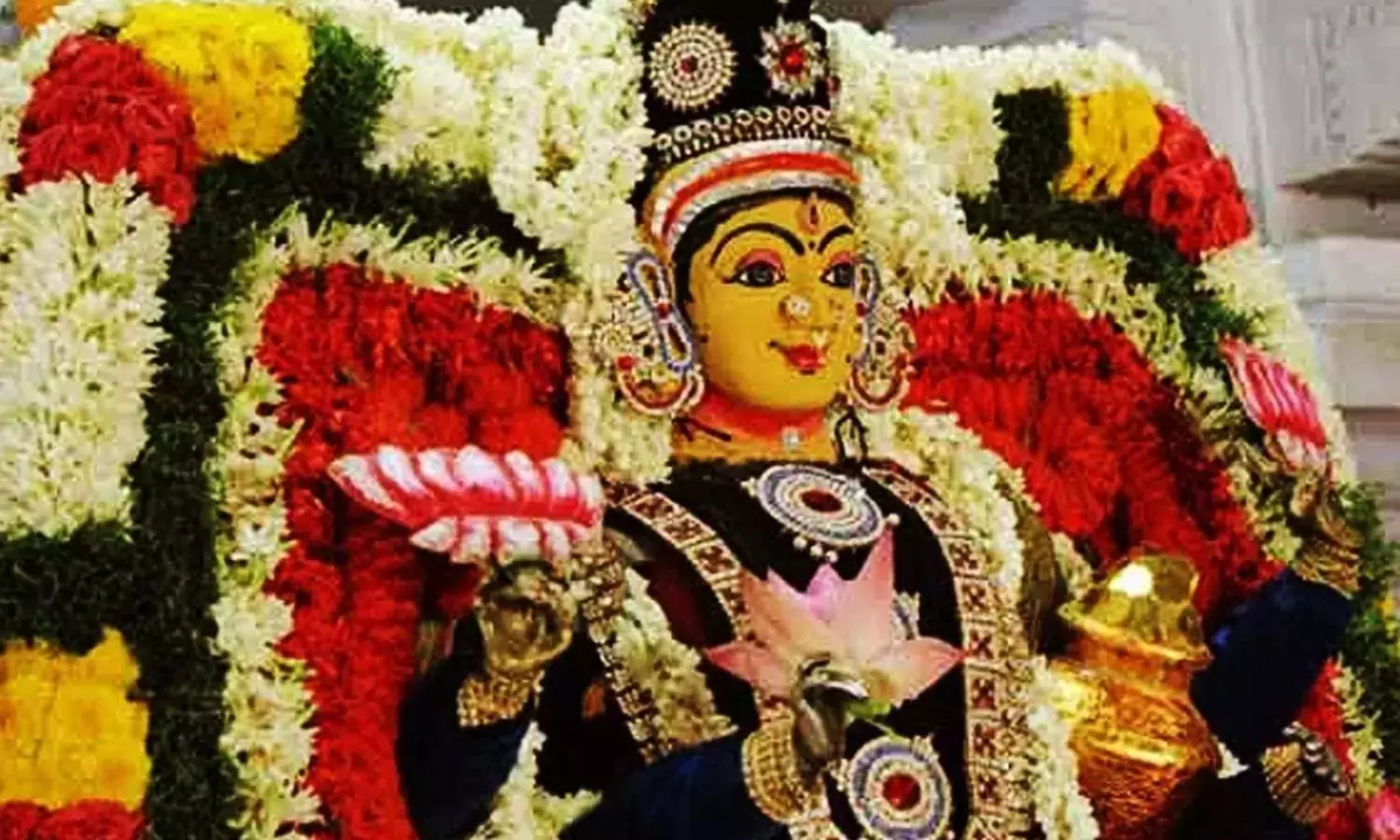 Indraya-Panchangam-மற்றும்-முக்கிய-நிகழ்வுகள்--8-பிப்ரவரி-2026:-ஸ்ரீ-பர்வதவர்த்தினி-அம்மன்-ஊஞ்சலில்-காட்சி