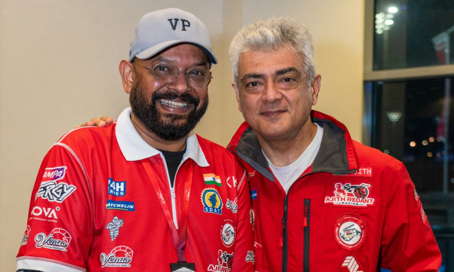 துபாயில் 