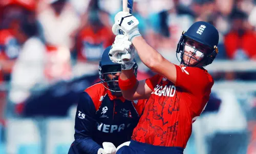 டி20 உலகக் கோப்பை: நேபாள அணிக்கு 185 ரன்களை இலக்காக நிர்ணயித்தது இங்கிலாந்து!