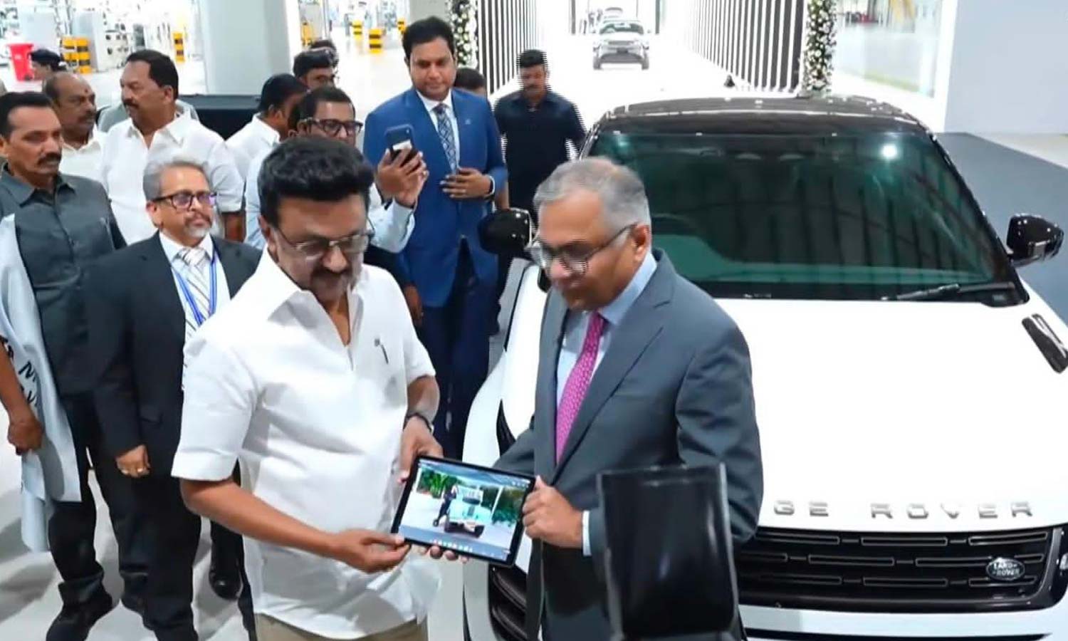 தமிழ்நாடு தொழில் துறையில் முன்னோடியாக திகழ்ந்து வருவதற்கு டாடா மோட்டார்ஸ் தொழிற் நிறுவனமே ஒரு சாட்சி- முதலமைச்சர்  பேச்சு