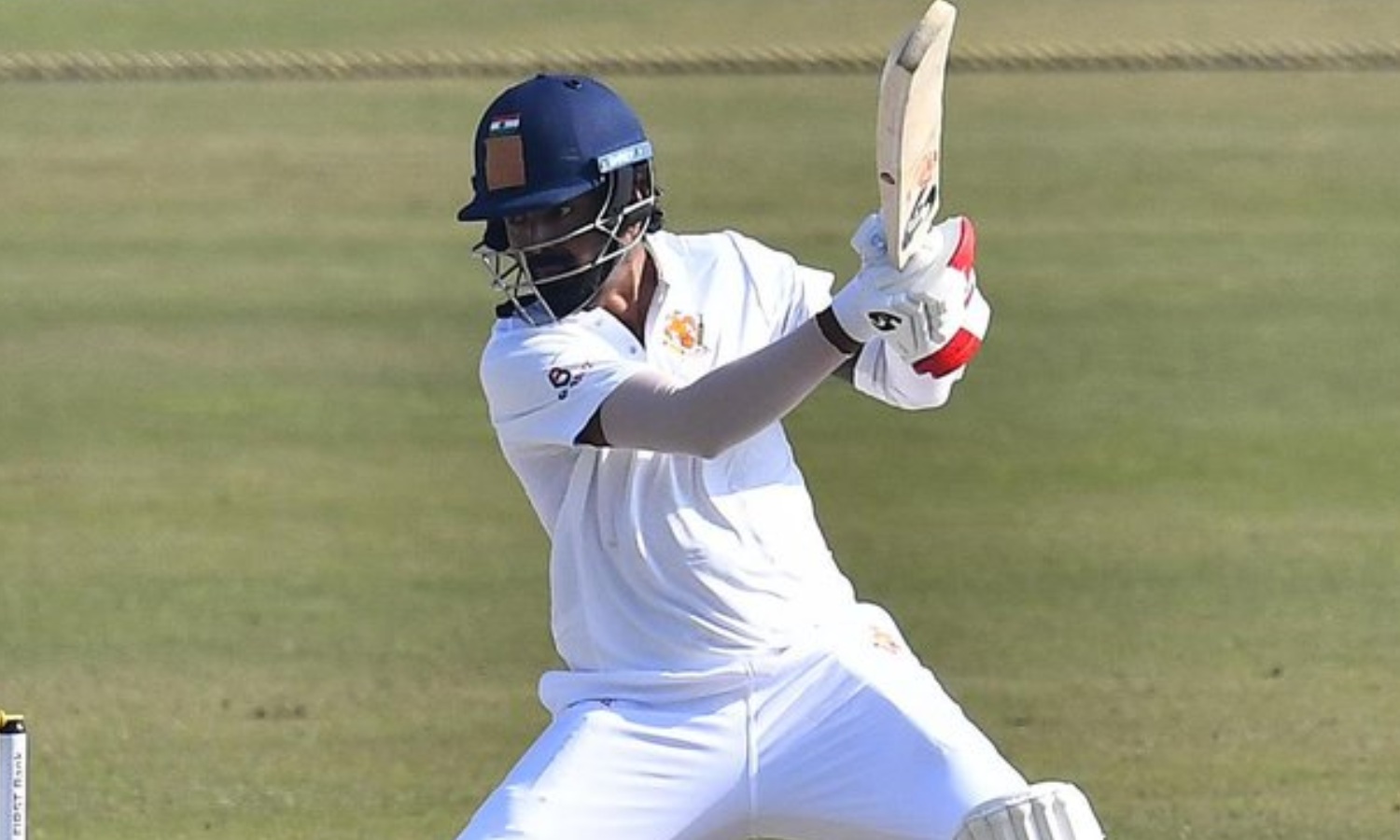 ரஞ்சி டிராபி: கேஎல் ராகுல் சதம்- மும்பையை வீழ்த்தி அரையிறுதிக்கு முன்னேறியது கர்நாடகா