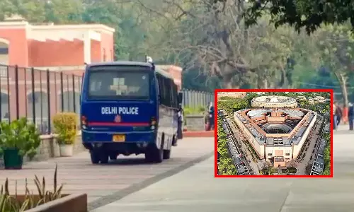 பாராளுமன்றத்திற்கு வெடிகுண்டு மிரட்டல் - காவல்துறையினர் சோதனை