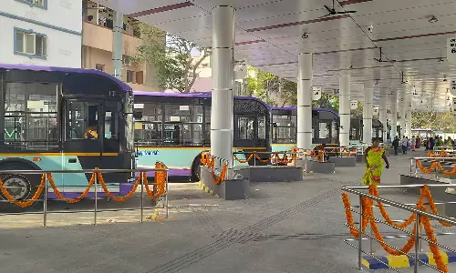 கண்ணதாசன் நகர், எம்.கே.பி.நகர்: நவீன பஸ் நிலையங்கள் திறக்கப்பட்டதால் போக்குவரத்து நெரிசல் குறைந்தது