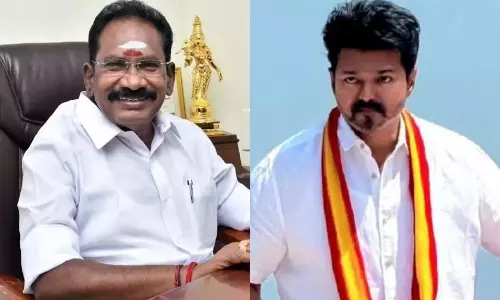 TVK பற்றி பேச தேவையில்லை: அ.தி.மு.க.வுக்கும், தி.மு.க.வுக்கும் தான் போட்டி- செல்லூர் ராஜூ