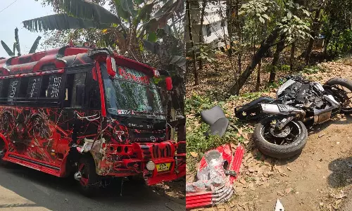அருமனை அருகே விபத்து- திருமண கோஷ்டி வேன் மோதி என்ஜினீயரிங் மாணவர் பலி