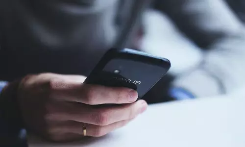 தாயின் அந்தரங்க வீடியோக்களை காதலனுக்கு அனுப்பிய மகள்.. பெங்களூருவில் அதிர்ச்சி சம்பவம்