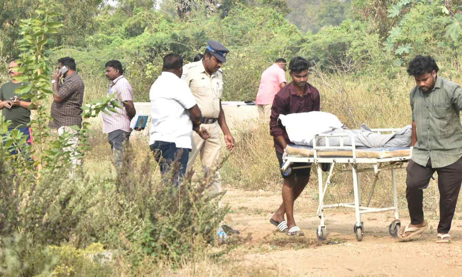 ஈரோடு ரிங் ரோடு அருகே பெண் கொலை- போலீசார் விசாரணை