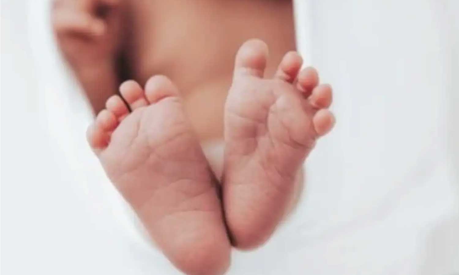 மருத்துவமனையில் பிறந்து ஒரு மணி நேரமே ஆன பெண் குழந்தை தீயில் கருகி உயிரிழந்த சோகம்!