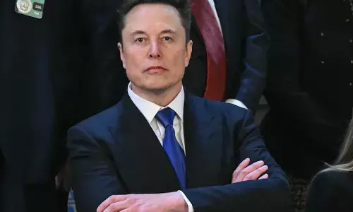 10 ஆண்டுகளில் நிலவில் வீடுகள் கட்டி குடியேறுவோம்- எலான் மஸ்க்