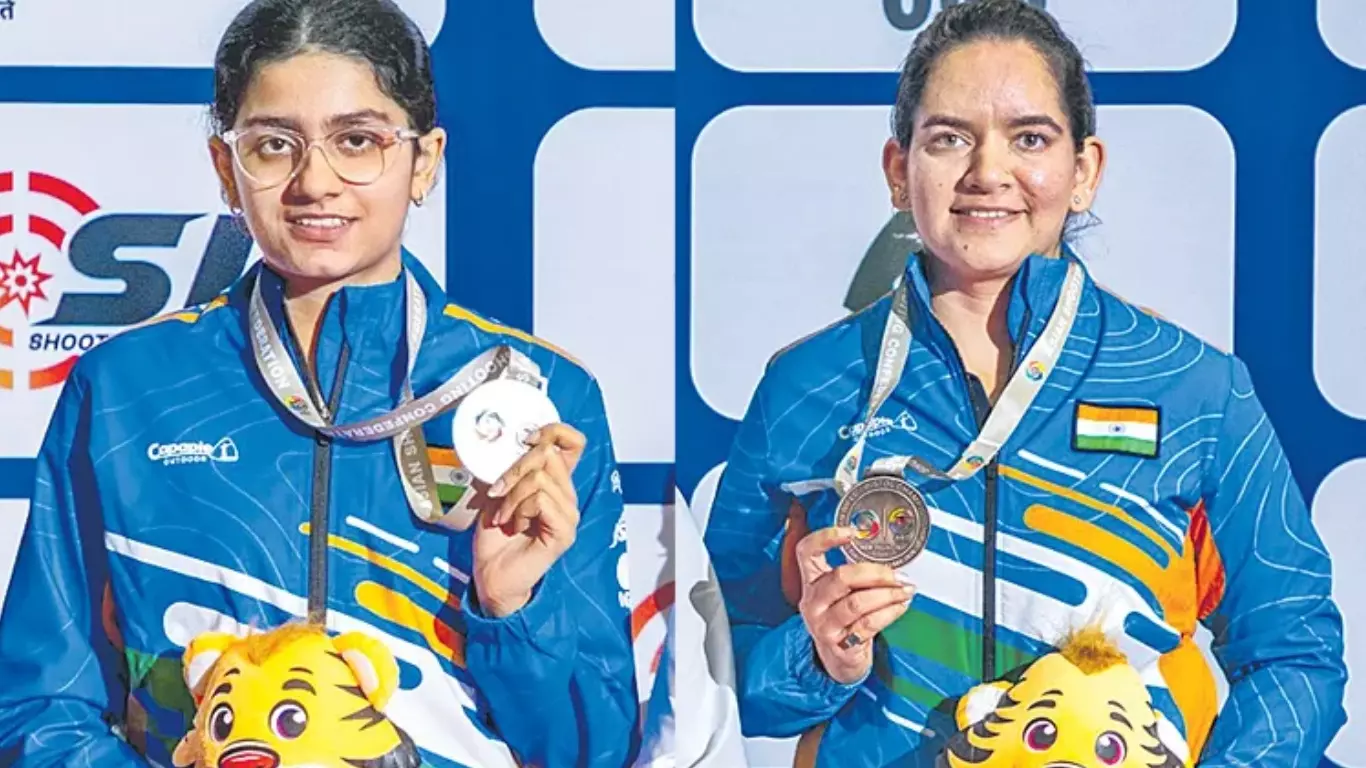 ஆசிய துப்பாக்கி சுடுதல்: இந்தியாவின் ஆக்ரிதி, சோப்ராவுக்கு பதக்கம்