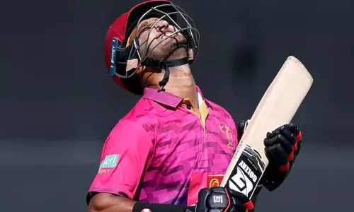 டி20 உலகக் கோப்பை: நாட்டுக்கு திருப்பி அனுப்பப்பட்ட பாகிஸ்தான் வம்சாவளியை சேர்ந்த UAE வீரர்