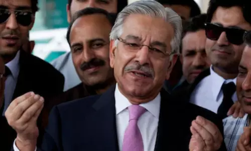 பாகிஸ்தானை கழிவறை Tissue paper-ஐ போல் பயன்படுத்தி தூக்கியெறிந்துவிட்டது அமெரிக்கா - கவாஜா ஆசிப்