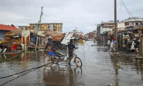 ஃபிட்டியாவை தொடர்ந்து மடகாஸ்கரை உலுக்கிய கெசானி புயல் -  20 பேர் பலி!