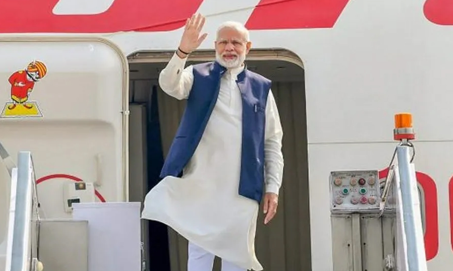 வாயை பிளக்க வைக்கும் பிரதமர் மோடியின் வெளிநாட்டு பயணச் செலவு..!- எவ்வளவு தெரியுமா?