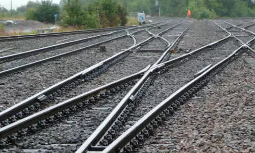 120 கி.மீ வேகத்தில் இன்று சோதனை ஓட்டம்: மதுரை-போடி தண்டவாள பாதையை கடக்க வேண்டாம்- கலெக்டர் எச்சரிக்கை