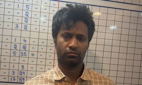 Startup தொடங்க பணம் தர மறுத்த தாய்-தந்தையை குத்திக் கொன்ற பெங்களூரு பொறியாளர்