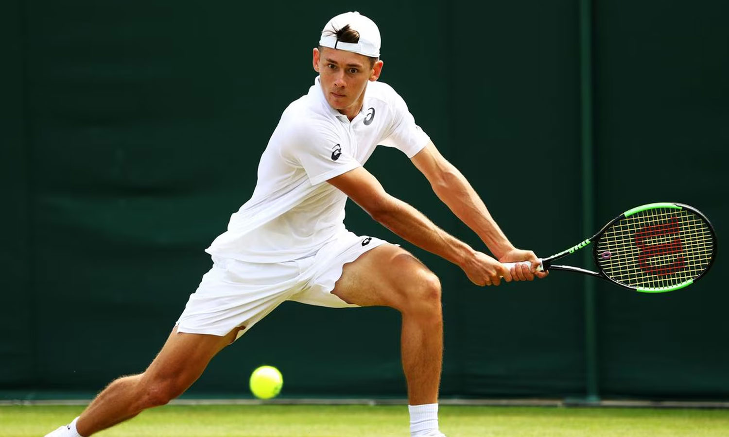 ரோட்டர்டாம் ஓபன் டென்னிஸ்: அரையிறுதிக்கு முன்னேறினர் அலெக்ஸ் டி மினார், யூகோ ஹம்பர்ட்