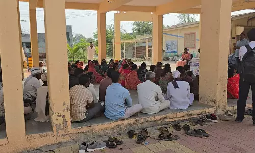 முற்போக்கு கொள்கைகளை பேசுவது மட்டும் மாற்றமில்லை... இந்தியாவிற்கே வழிகாட்டும் சாதி(தீ)யற்ற கிராமம்!