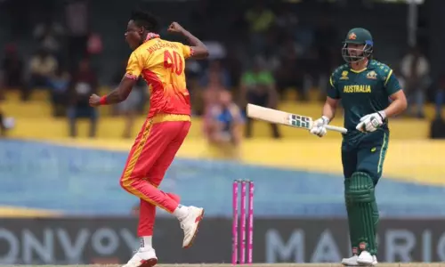 ஆஸ்திரேலியாவை அலறவிட்ட ஜிம்பாப்வே... 23 ரன்கள் வித்தியாசத்தில் அபார வெற்றி