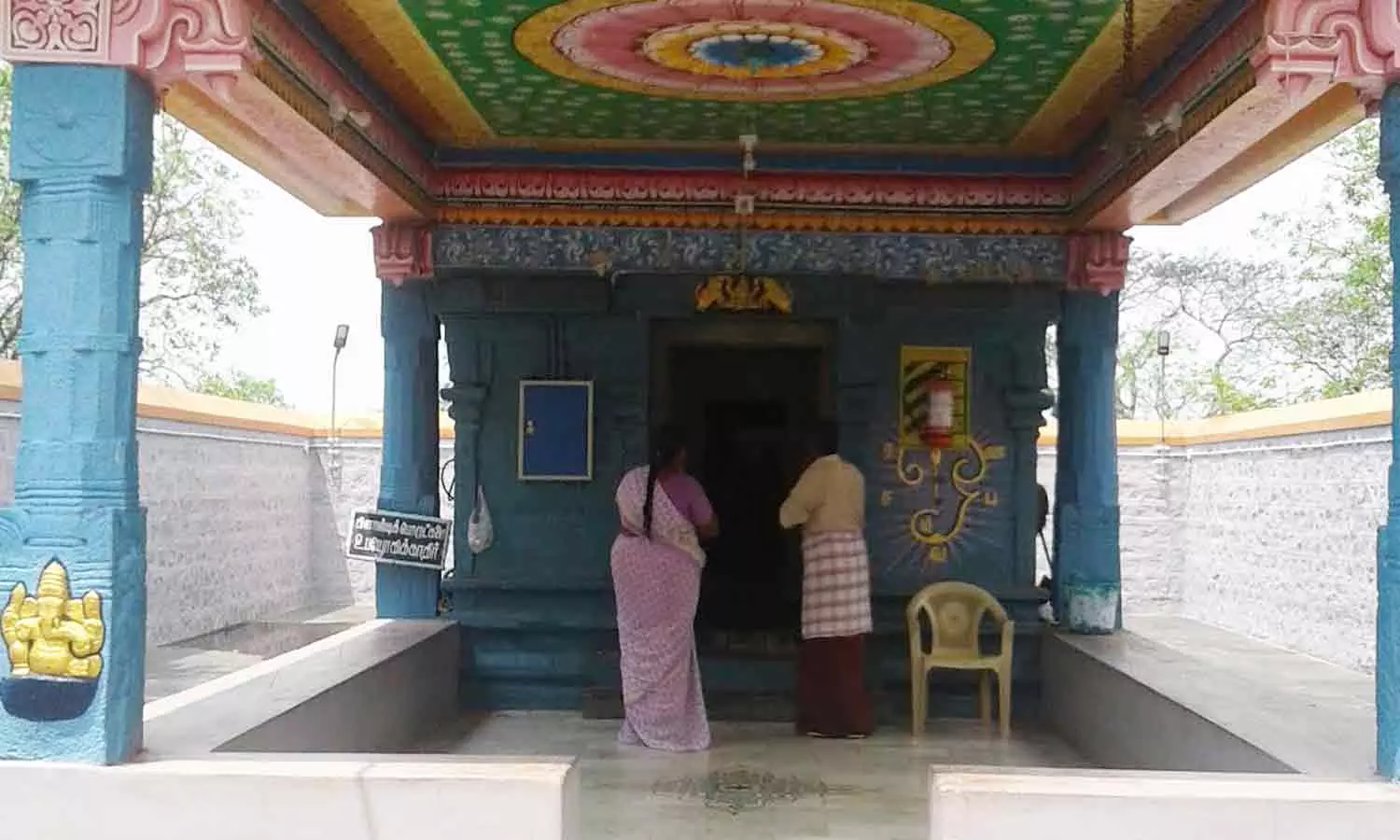 வள்ளி தெய்வானைக்கு தனிக்கோவில்