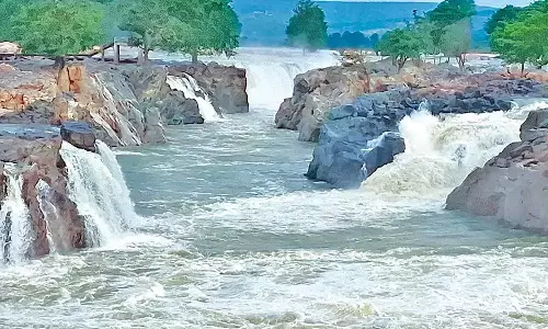 ஒகேனக்கல்லுக்கு நீர்வரத்து 200 கனஅடியாக குறைந்தது