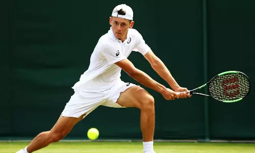 ரோட்டர்டாம் ஓபன் டென்னிஸ்: இறுதிப்போட்டிக்கு முன்னேறினார் அலெக்ஸ் டி மினார்