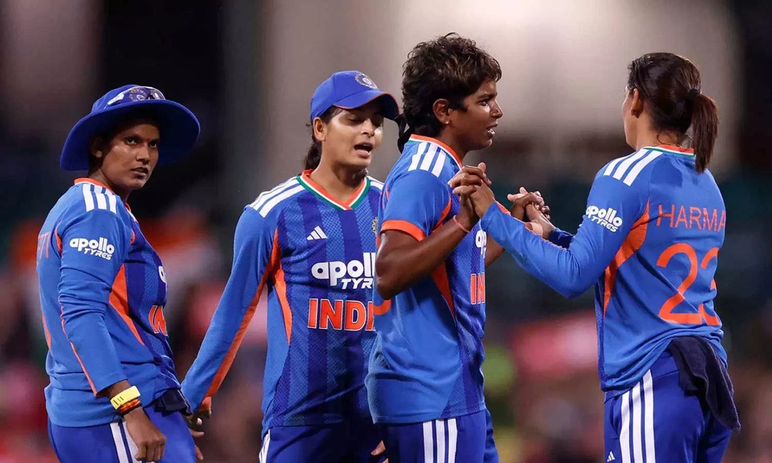 டி20-தொடர்:-முதல்-போட்டியில்-ஆஸ்திரேலியா-மகளிர்-அணியை-எளிதாக-வீழ்த்தியது-இந்தியா..!