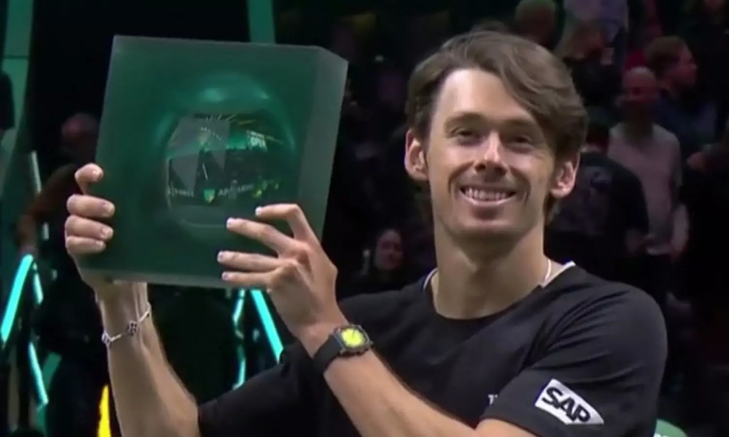 ரோட்டர்டாம்-ஓபன்-டென்னிஸ்:-சாம்பியன்-பட்டம்-வென்றார்-அலெக்ஸ்-டி-மினார்