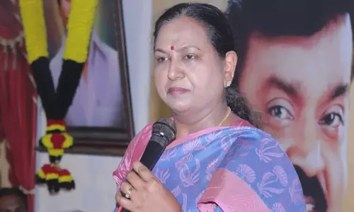 அ.தி.மு.க-பா.ஜ.க. கூட்டணியில் தே.மு.தி.க.வை சேர்க்க பேச்சுவார்த்தை தீவிரம்- பிரதமர் மோடி கூட்டத்தில் பிரேமலதா பங்கேற்பாரா?