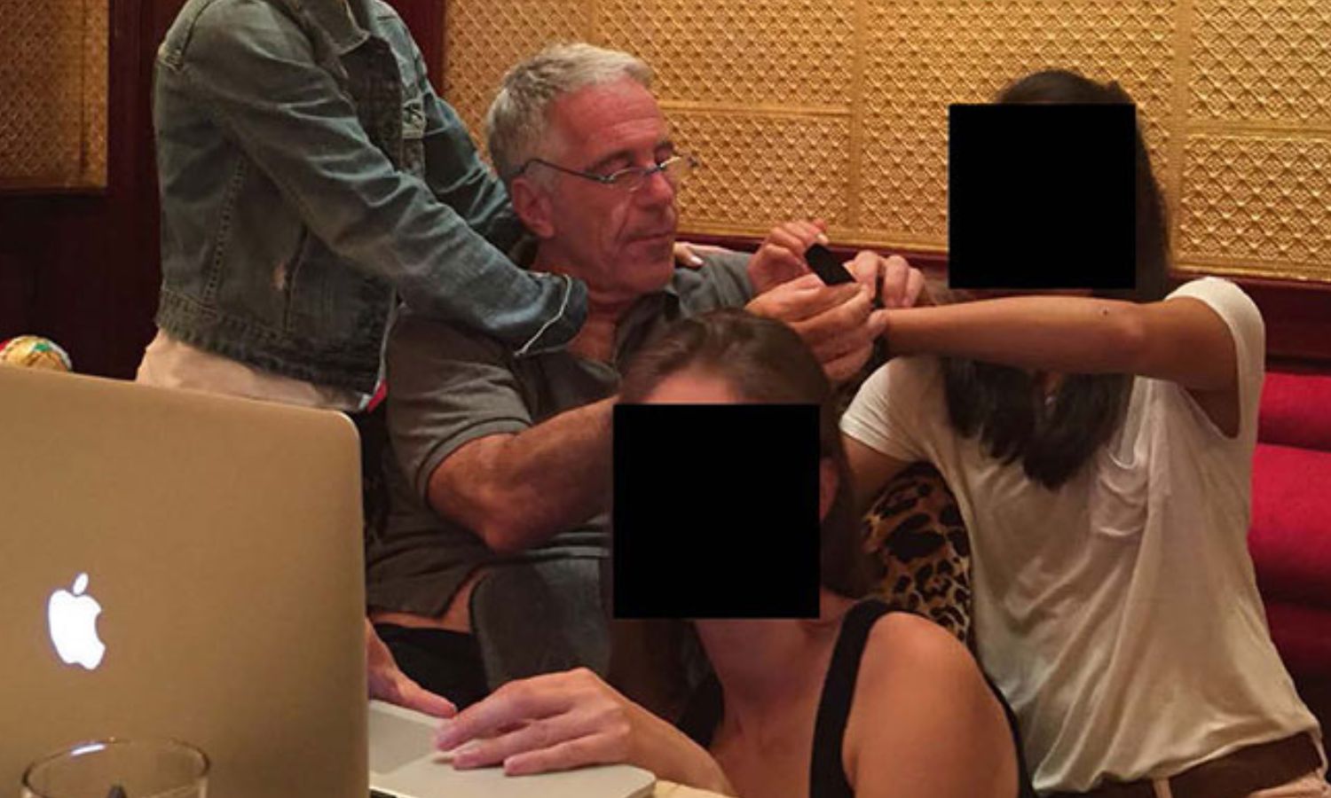 எப்ஸ்டீன் பாலியல் நெட்வொர்க்.. பாதிக்கப்பட்டவர்களில் இந்திய பெண்ணின் பெயர்?