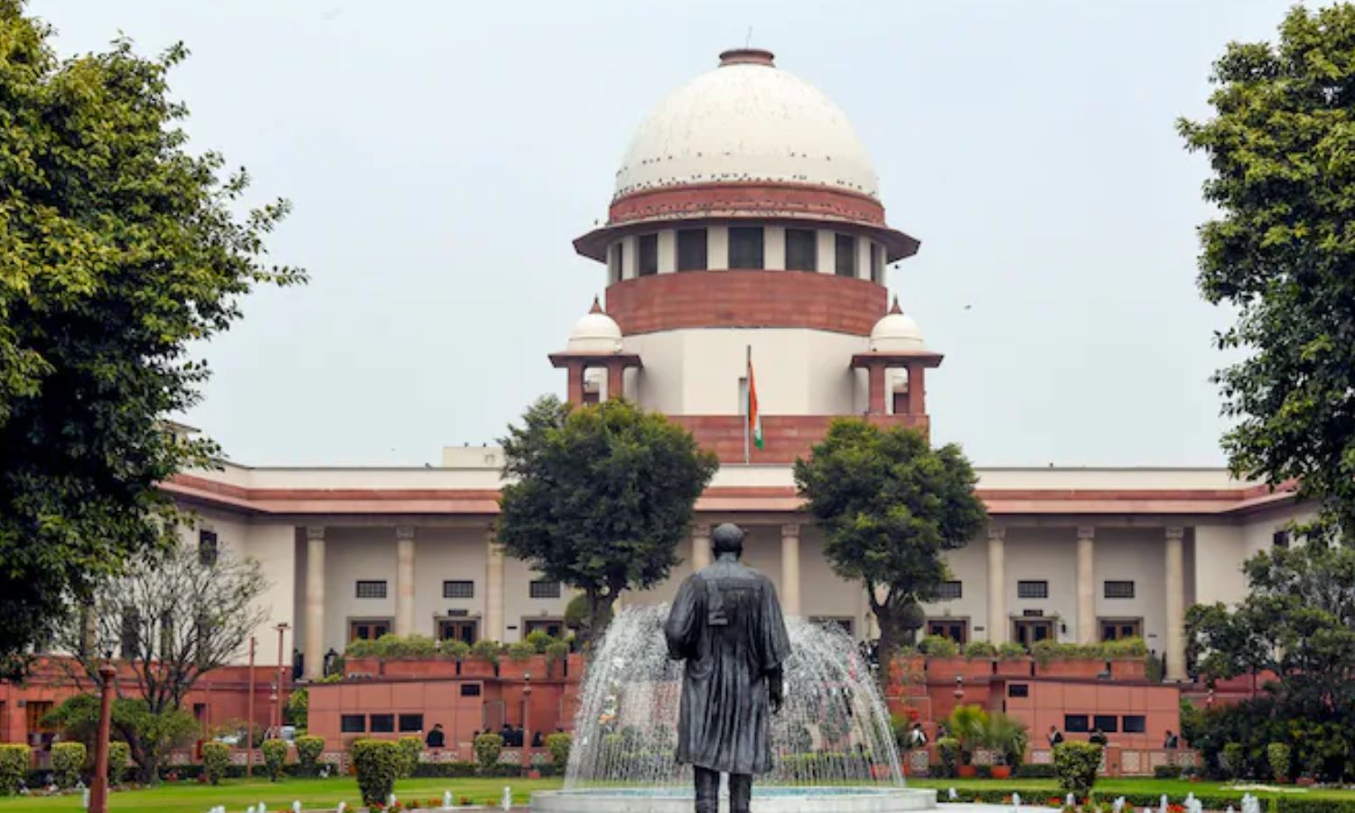 திருமணத்திற்கு முன்பு எப்படி உங்களால் உடலுறவு கொள்ள முடிகிறது? - உச்ச நீதிமன்றம்