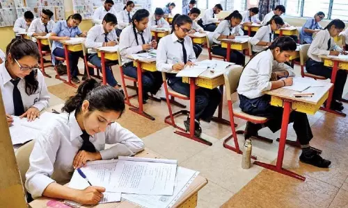 சி.பி.எஸ்.இ., 10, 12-ம் வகுப்பு பொதுத்தேர்வு நாளை தொடங்குகிறது