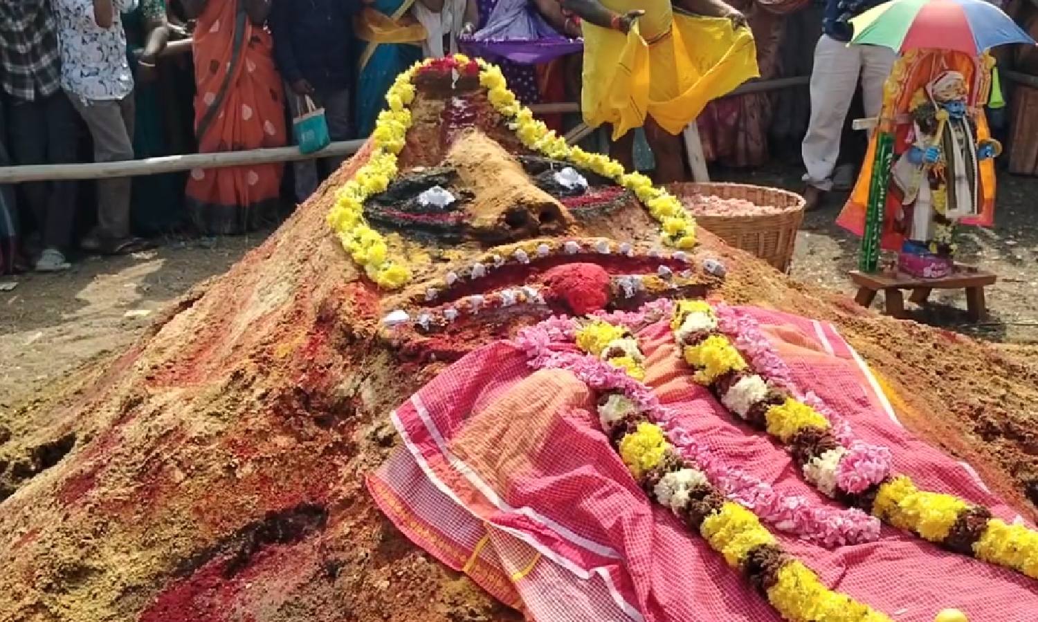 அரும்பாவூர் அங்காள பரமேஸ்வரி கோயிலில் மயான கொள்ளை திருவிழா கோலாகலம்!