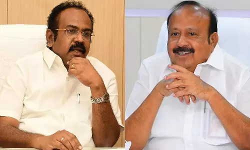 அண்ணா, கலைஞர் நினைவிடங்களில் அமைச்சர்கள்  மரியாதை