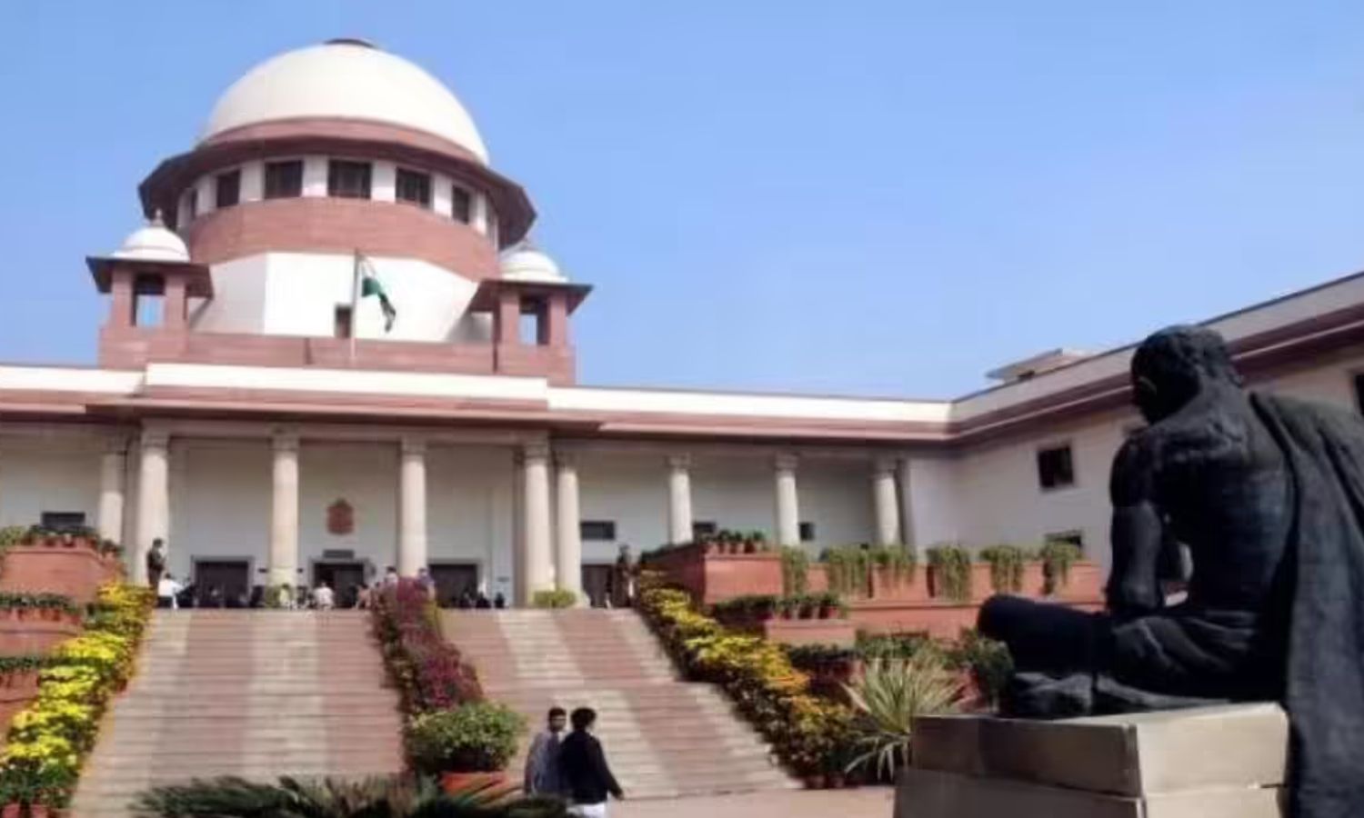 பைஜாமாவை கழற்றுவதும் பாலியல் வன்கொடுமை முயற்சியே - உச்சநீதிமன்றம் தீர்ப்பு